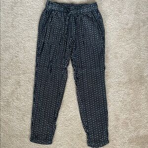 Old Navy Black and White Striped Ankle Pants